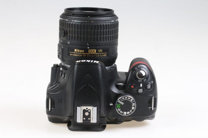 Nikon D3200 mit AF-S DX 18-55mm f/3,5-5,6 G VR II - #7306856