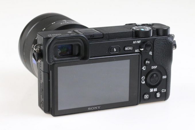 Sony Alpha 6500 mit Vario-Tessar E 16-70mm f/4,0 ZA OSS - #3771693