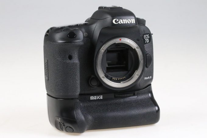 Canon EOS 7D Mark II mit Zubehörpaket - #043021009431