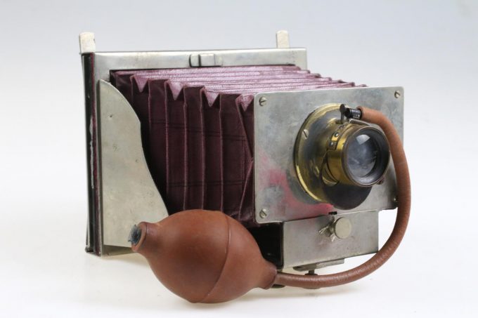 Klapp-Metallkamera 9x12cm mit Blasbalgenverschluss