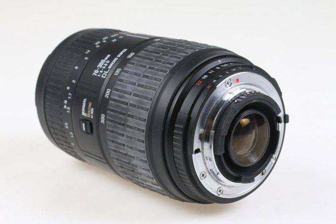 Sigma 70-300mm f/4,0-5,6 DL für Nikon F (AF FX) - #1076053