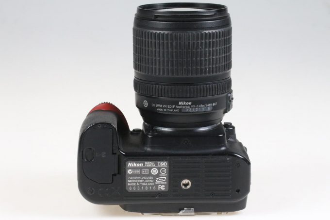 Nikon D90 mit AF-S DX 18-105mm f/3,5-5,6 G ED VR - #6631816