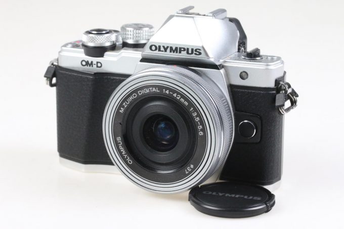 Olympus OM-D E-M10 II mit 14-42mm f/3,5-5,6 - #BHKA69704
