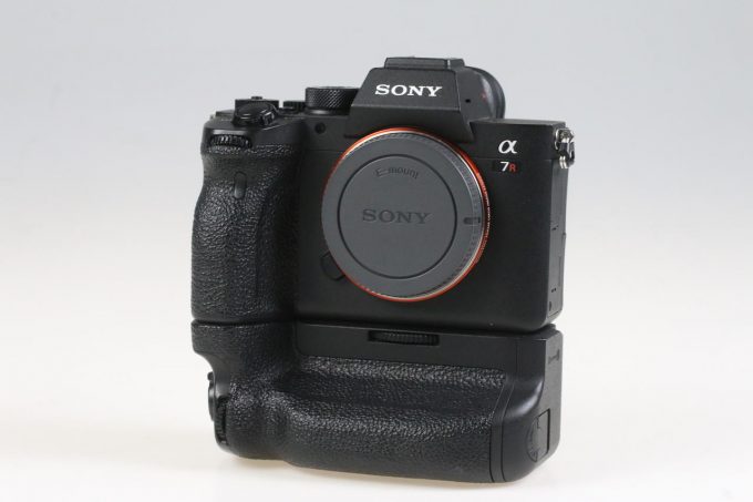 Sony Alpha 7R IV Gehäuse mit VG-C4EM - #3770721