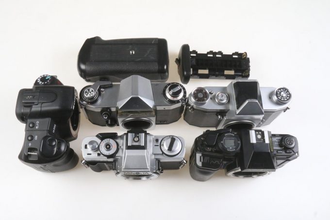 Konvolut diverse SLR Kameras und Blitze - 10 Stück - Bastlergeräte