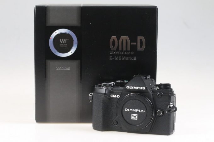 Olympus OM-D E-M5 Mark III / schwarz - #BJ9A04319