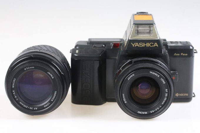 Yashica 230AF Gehäuse - Objektive und Blitz - #0140161