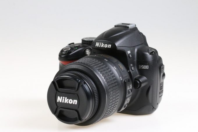 Nikon D5000 mit AF-S DX 18-55mm f/3,5-5,6 G VR - #6592062