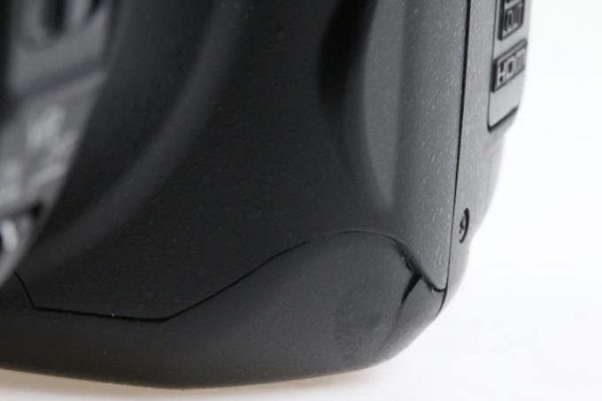 Nikon D5000 mit AF-S DX 18-55mm f/3,5-5,6 G VR - #6592062