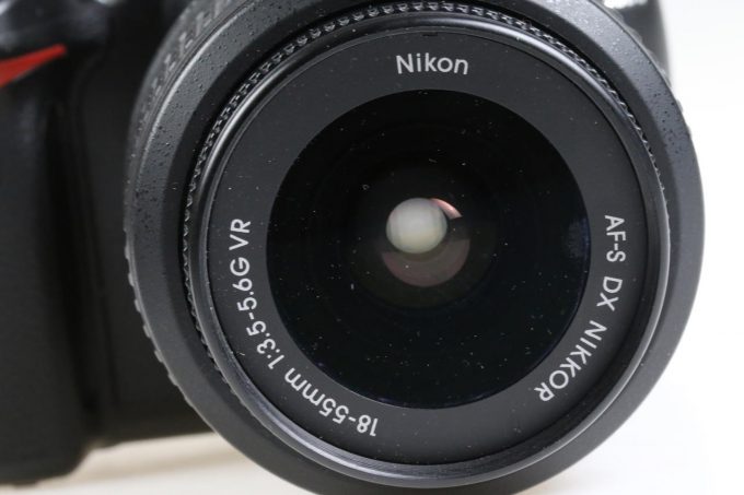 Nikon D5000 mit AF-S DX 18-55mm f/3,5-5,6 G VR - #6592062