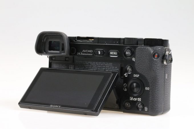 Sony Alpha 6000 mit E PZ 16-50mm f/3,5-5,6 OSS - #3910756