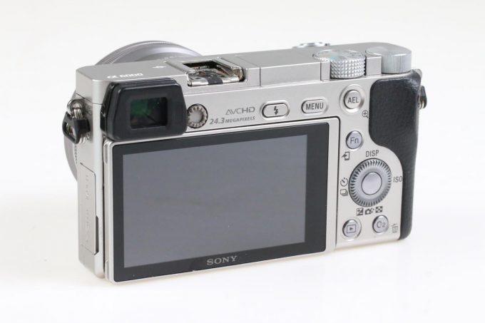 Sony Alpha 6000 mit E PZ 16-50mm f/3,5-5,6 OSS - #3903003