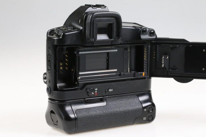 Canon EOS 3 mit Zubehörpaket - #2401143