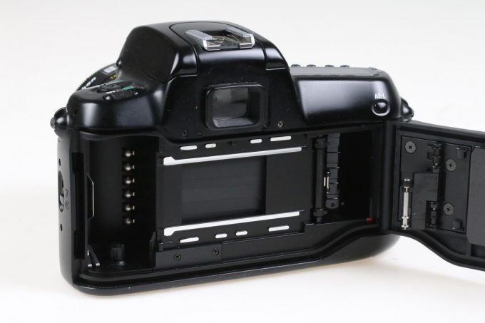 Nikon F50 mit AF 28-70mm f/3,5-4,5 - #2249829