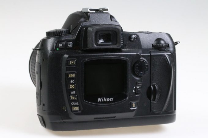 Nikon D70 mit AF-S DX 18-70mm f/3,5-4,5 - #4165073