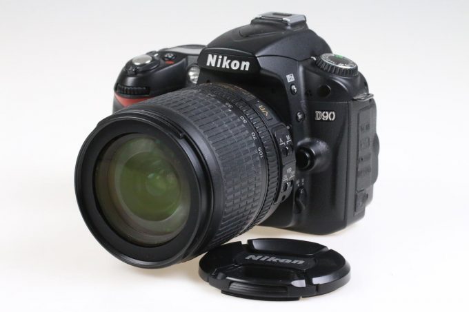 Nikon D90 mit AF-S DX 18-105mm f/3,5-5,6 G ED VR - #6308676