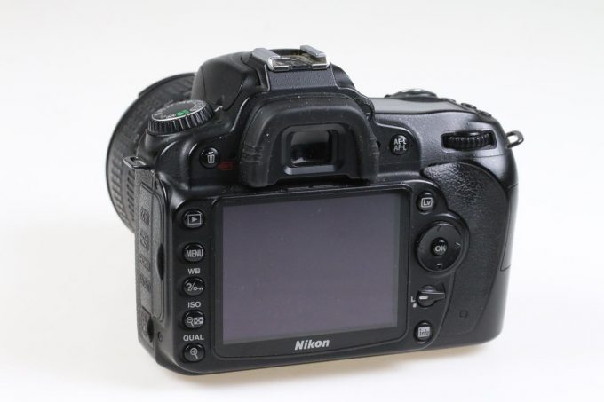 Nikon D90 mit AF-S DX 18-70mm f/3,5-5,6 - #6400921
