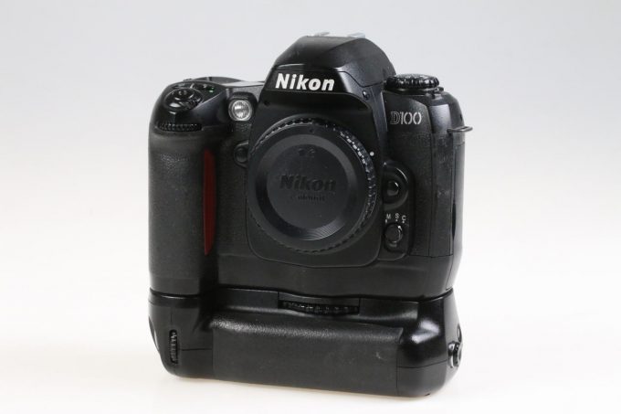 Nikon D100 Gehäuse mit Zubehörpaket - #2220053