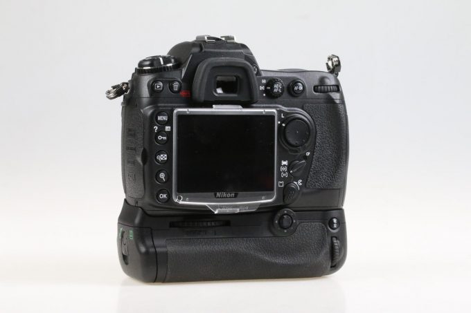 Nikon D300 Gehäuse mit Batteriegriff MB-D10 - #4114679