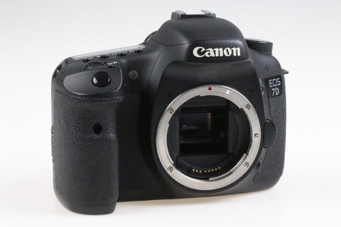 Canon EOS 7D - #1680917810