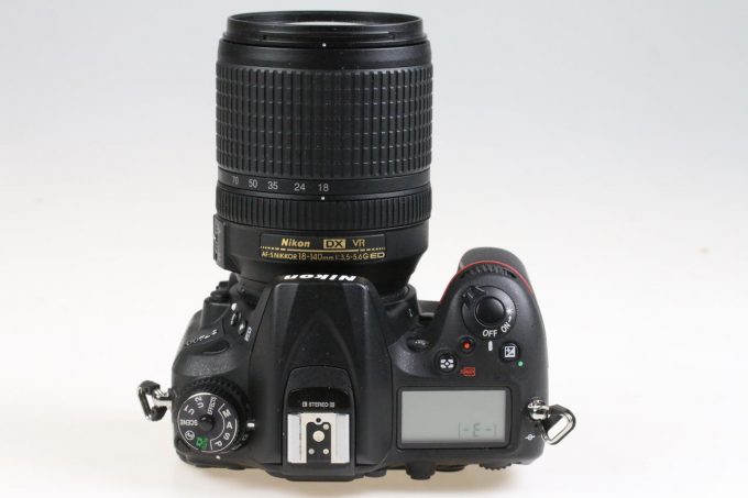 Nikon D7200 mit AF-S DX 18-140mm f/3,5-5,6 G ED VR - #4438158
