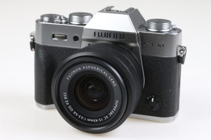 FUJIFILM X-T30 II mit XC 15-45mm f/3,5-5,6 OIS PZ Silber - #2A005591