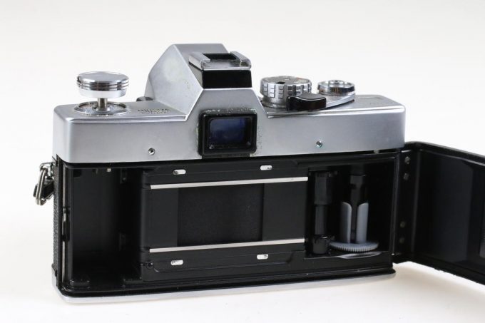 Minolta SR-T 100 mit MC Rokkor PF 50mm f/2,0 - #4011992