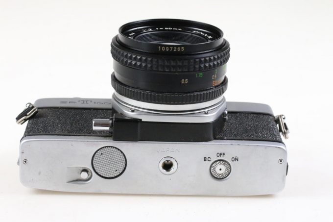 Minolta SR-T 100 mit MC Rokkor PF 50mm f/2,0 - #4011992