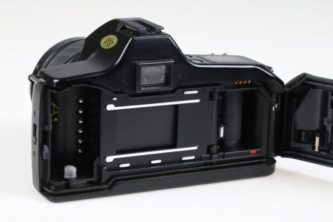 Minolta Dynax 3000i mit Minolta AF 35-80mm f/4,0-5,6 - #20305695