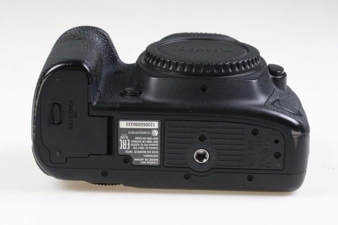 Canon EOS 5D Mark IV - #33055000333