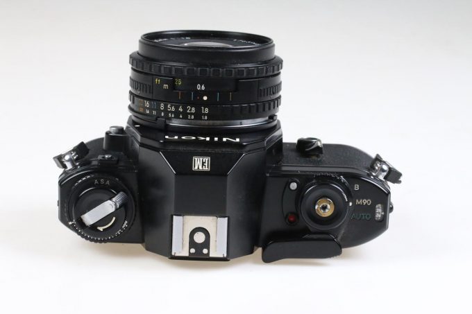 Nikon EM mit MF 50mm f/1,8 Series E - #7026665 - Image 3