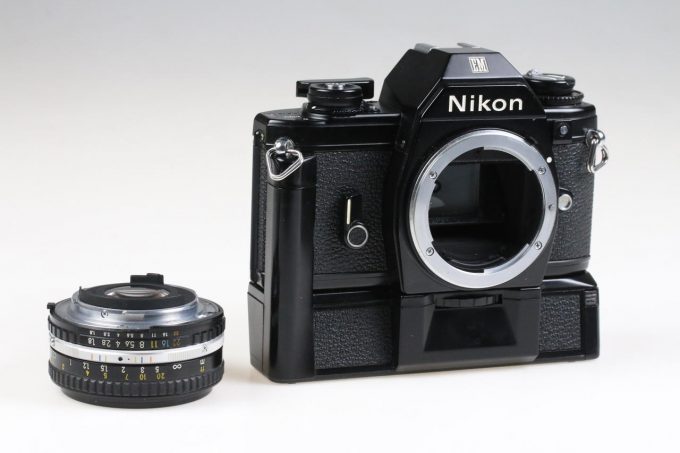 Nikon EM mit MF 50mm f/1,8 Series E - #7115905