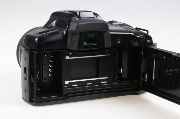 Minolta Dynax 7xi mit 28-105mm f/3,5-4,5 AF Zoom Objektiv - #17116294