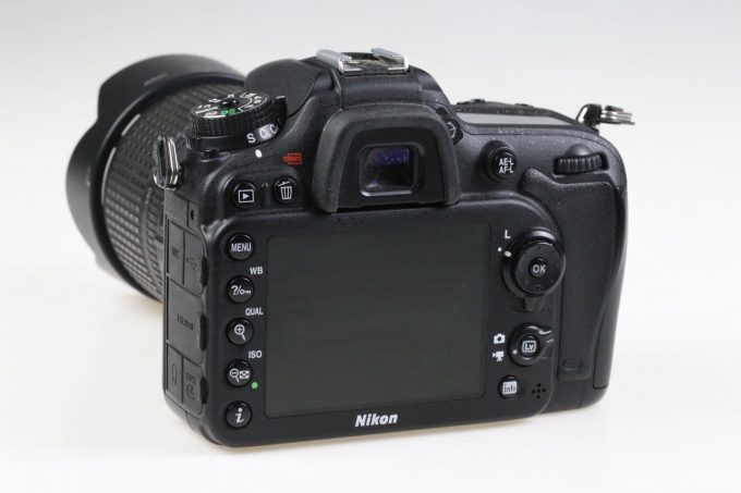 Nikon D7100 mit AF-S DX 18-140mm f/3,5-5,6 VR - #7515135