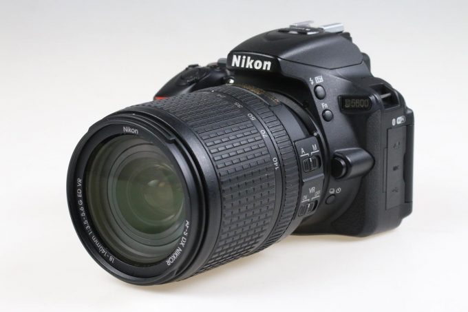 Nikon D5600 mit AF-S 18-140mm f/3,5-5,6 VR - #6113424