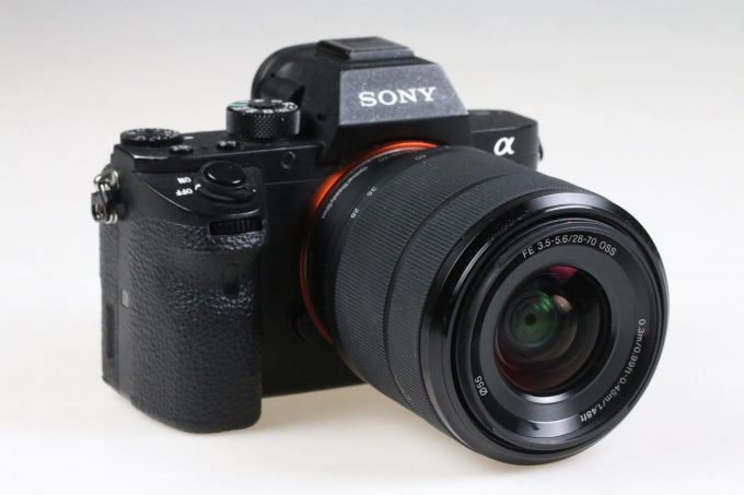 Sony Alpha 7R II mit FE 28-70mm f/3,5-5,6 OSS - #511478