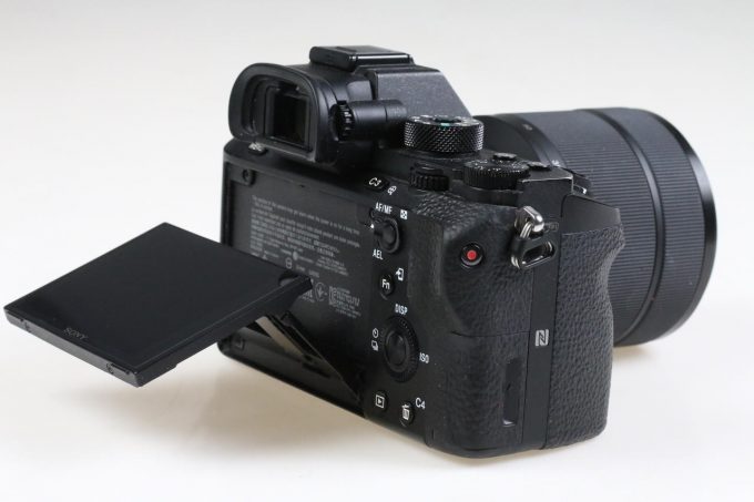 Sony Alpha 7R II mit FE 28-70mm f/3,5-5,6 OSS - #511478