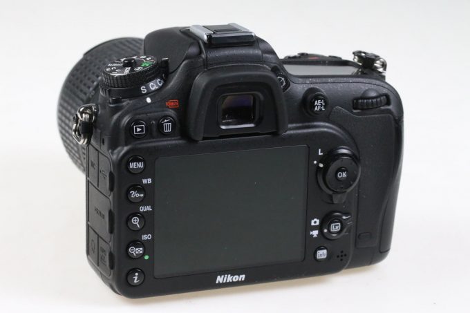 Nikon D7100 mit AF-S DX 18-105mm f/3,5-5,6 VR - Kratzer am Sensor - #4444504