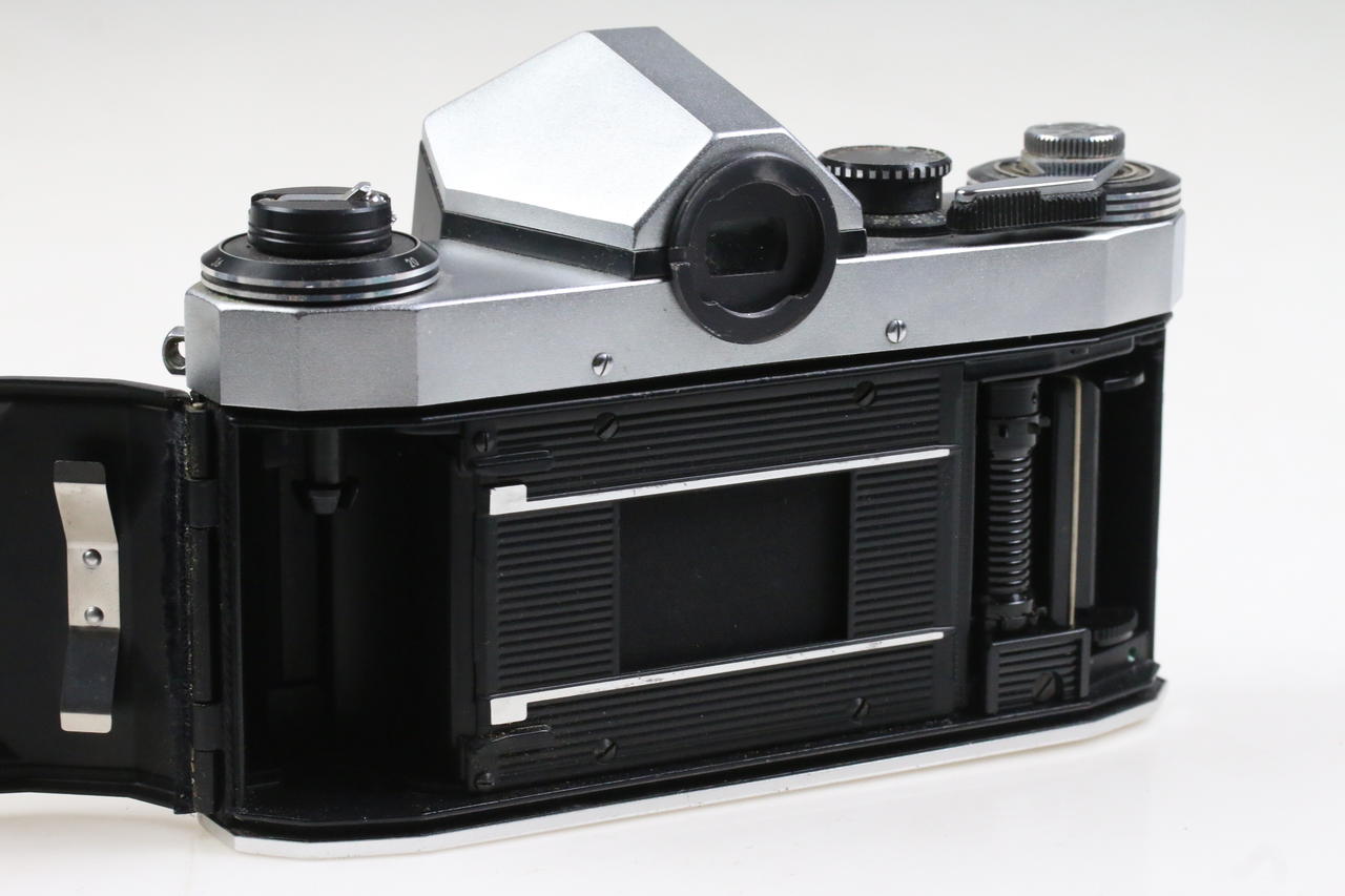 Praktica super TL mit Jena T 50mm f/2,8 - #474554