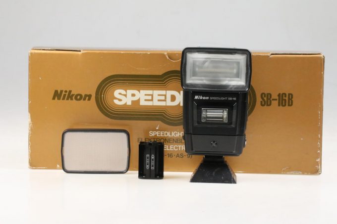 Nikon Speedlight SB-16B mit AS-9 Adapter
