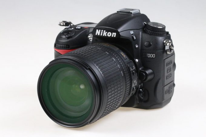 Nikon D7000 mit AF-S DX 18-105mm f/3,5-5,6 VR mit Zubehörpaket - #6599422