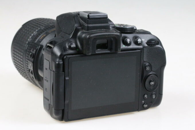 Nikon D5300 mit AF-S DX 18-105mm f/3,5-5,6 VR II - #4433386