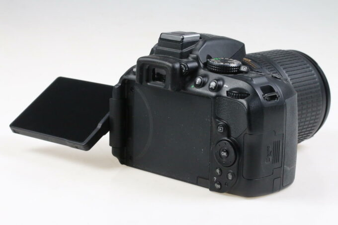 Nikon D5300 mit AF-S DX 18-105mm f/3,5-5,6 VR II - #4433386
