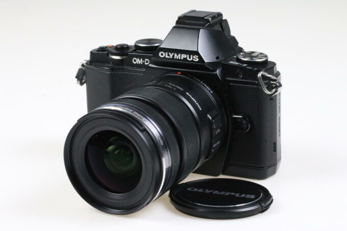 Olympus OM-D E-M5 mit M.Zuiko D 12-50mm f/3,5-6,8 Zubehörpaket - #BEK512889