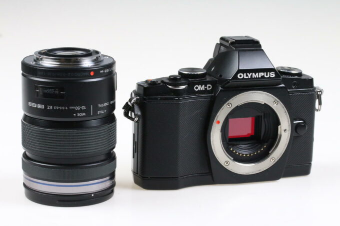 Olympus OM-D E-M5 mit M.Zuiko D 12-50mm f/3,5-6,8 Zubehörpaket - #BEK512889
