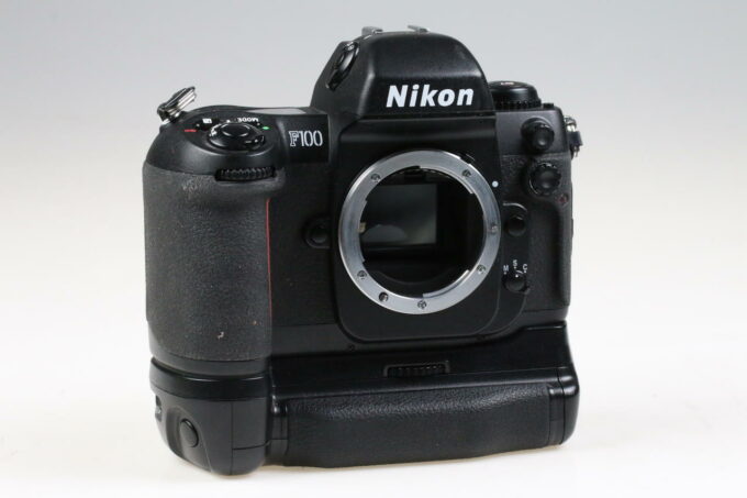Nikon F100 Gehäuse mit Nikon MB 15 Batteriegriff - #2297826