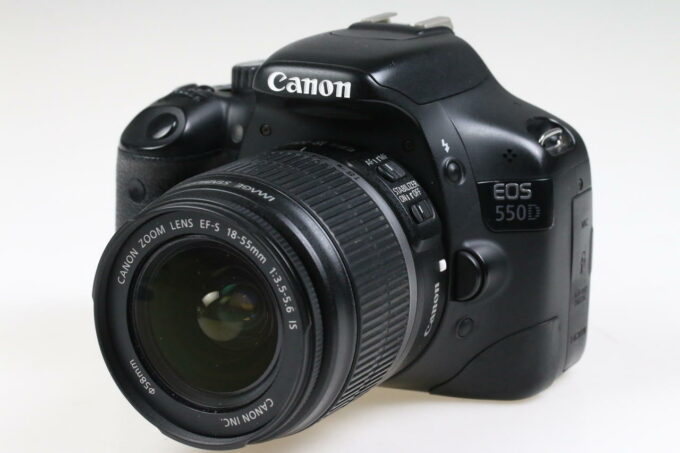 Canon EOS 550D mit EF-S 18-55mm f/3,5-5,6 IS