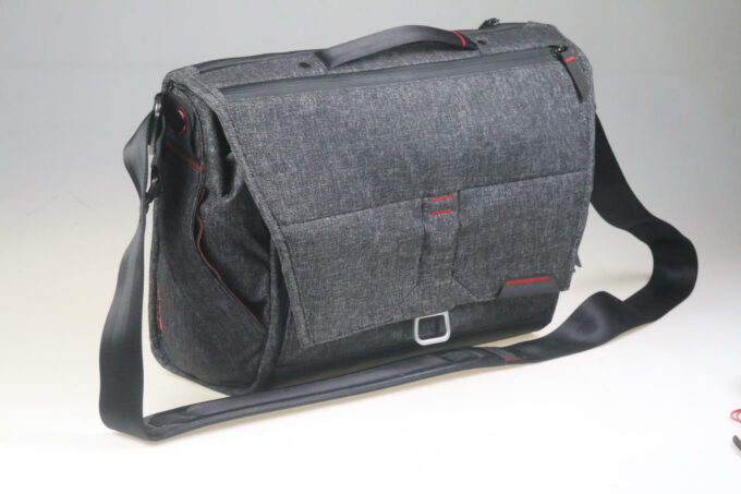 Peak Design Everyday Messenger Bag