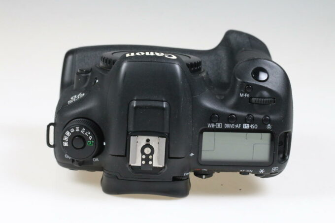 Canon EOS 7D Mark II mit Zubehörpaket - #023021001721