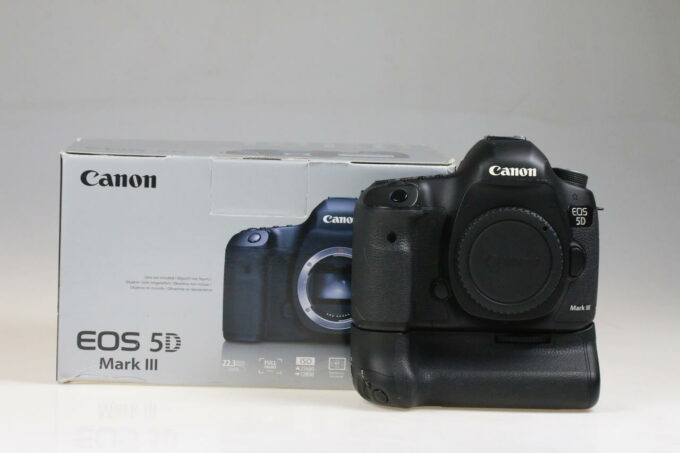 Canon EOS 5D Mark III mit Zubehörpaket - #073024016895